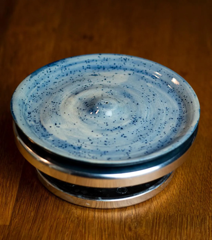 Ceramiczny talerz na kadzidło w kropki