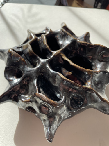 rzeźba do powieszenie na ścianie Czarne Słońce 