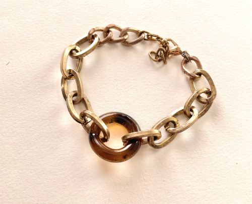 Bransoletka ze szklanym elementem 