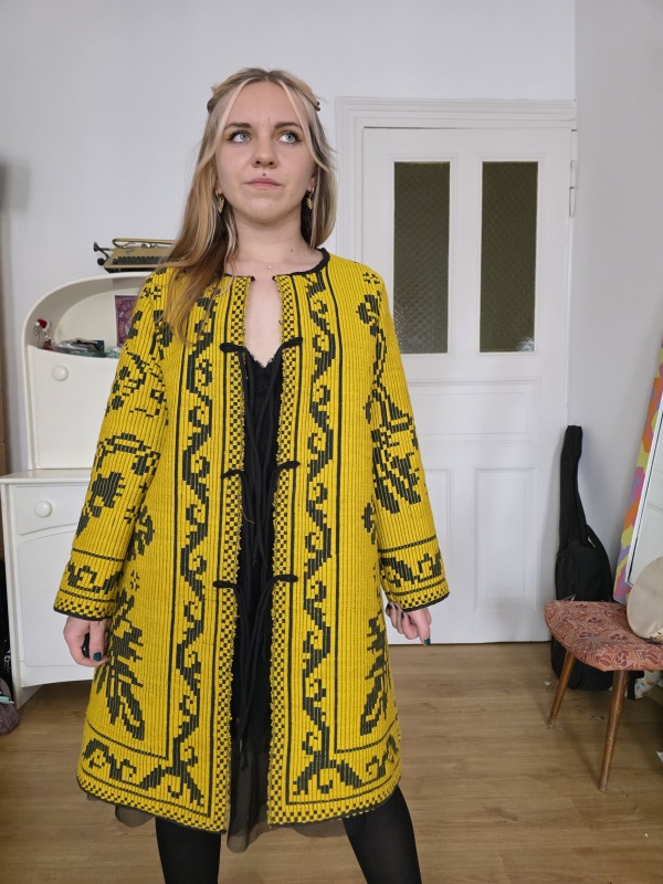 Płaszcz 60s 70s inspired psychodelic żółty ornamenty