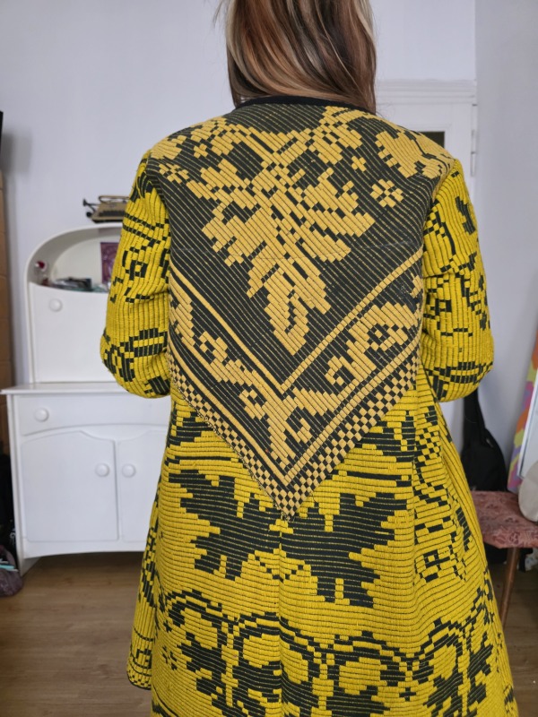 Płaszcz 60s 70s inspired psychodelic żółty ornamenty